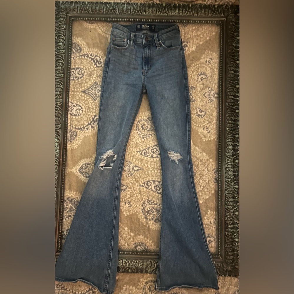 High waisted Hollister boho chic flared jeans.